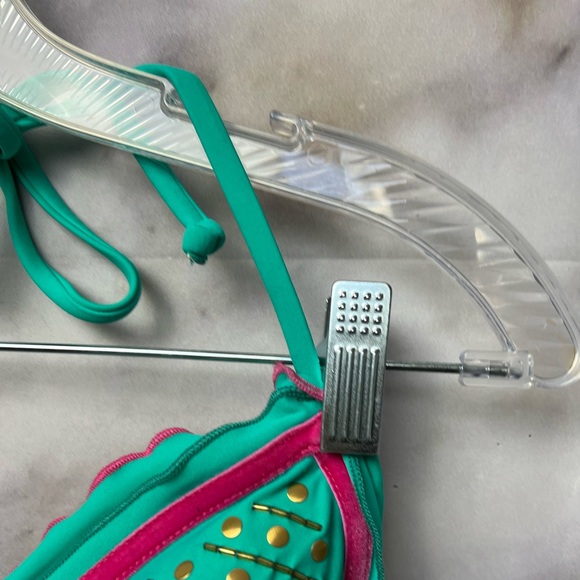 Surf side woman’s Bikini top - Picture 7 of 16